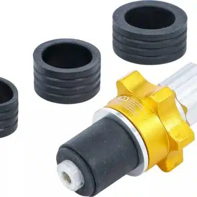 Adaptor universal pentru verificare pierderi antigel in sistemul de racire