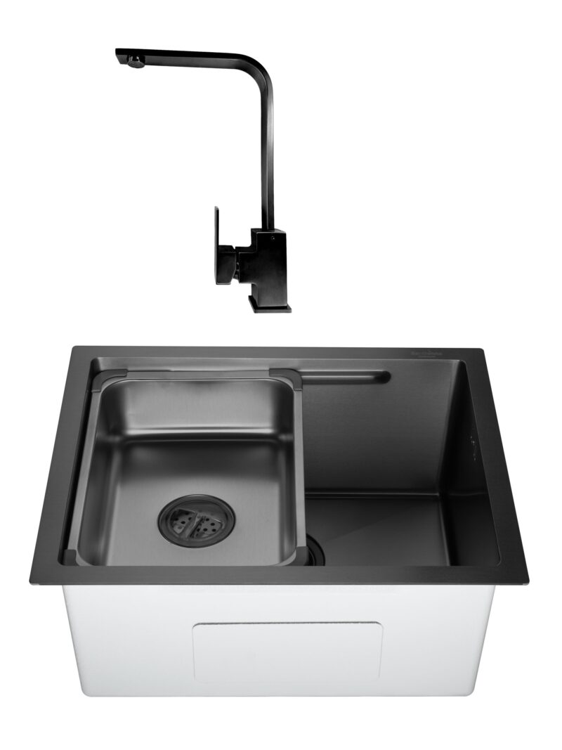 SET Chiuveta SanDonna HD5040 inox HandMade sub blat cu tavita + Baterie Sandonna Nera din alama - Negru SET Chiuveta SanDonna HD5040 inox HandMade sub blat cu tavita + Baterie Sandonna Nera din alama - Negru