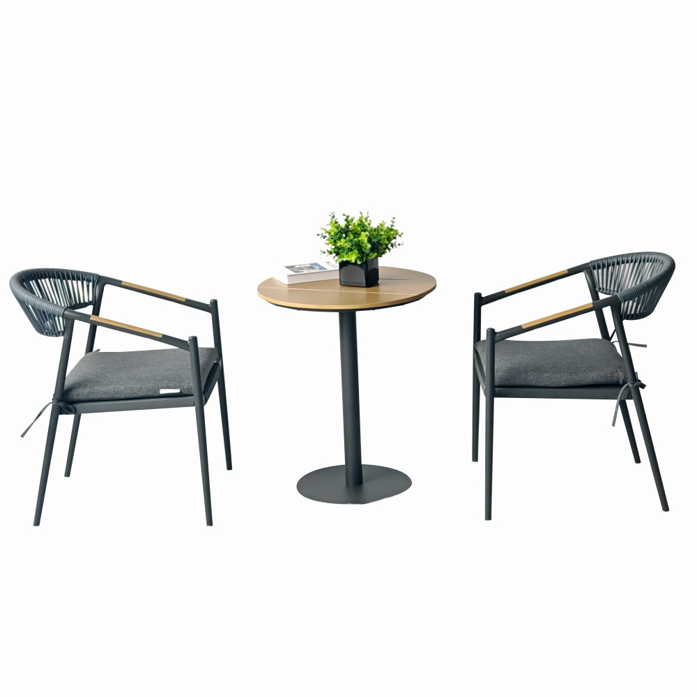 Set mobilier tarasa/gradina KLUGMEISTER KJF11196, doua scaune + masa, cu perne incluse, culoare gri – In lucru Set mobilier tarasa/gradina KLUGMEISTER KJF11196, doua scaune + masa, cu perne incluse, culoare gri - In lucru