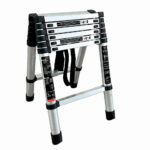 Scara telescopica din aluminiu dubla MESTERINO TOOLS JL-101-2X2.0, 2+2 metri, 2x7 trepte, greutate maxima 150 kg - In lucru