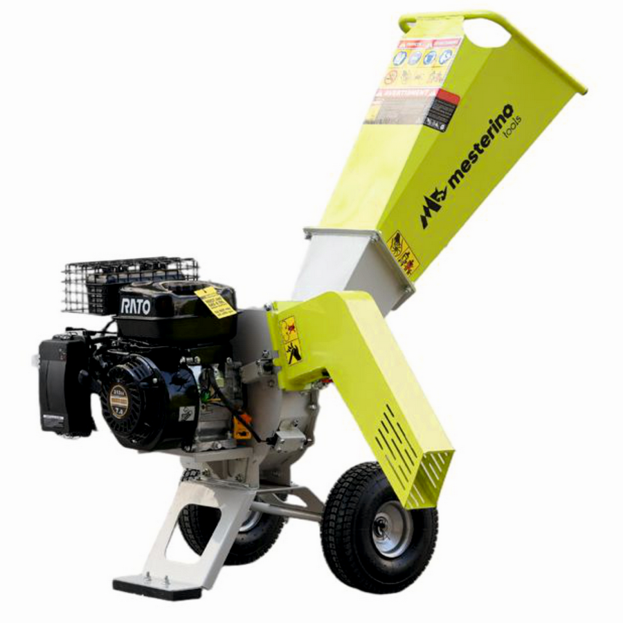 Tocator de crengi si resturi vegetale, MESTERINO MT-70SP, motor pe benzina RATO in 4 timpi 212cc, 7 CP, diametru maxim de taiere 75mm – In lucru Tocator de crengi si resturi vegetale, MESTERINO MT-70SP, motor pe benzina RATO in 4 timpi 212cc, 7 CP, diametru maxim de taiere 75mm - In lucru