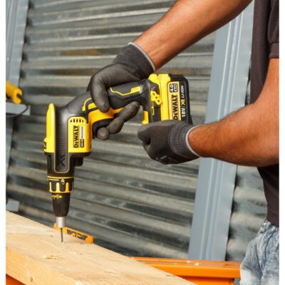 Masina de insurubat pentru gips-carton DeWalt, DCF620P2K, 2 acumulatori XR Li-ION 18 V 5.0 Ah, motor fara perii, magazie de suruburi, limitator de adancime, valiza pentru transport - Masini de gaurit si insurubat cu acumulator