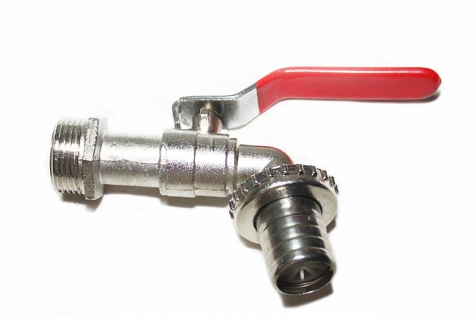 Canea Micul Fermier, 3/4”, cu adaptor pentru furtun – In lucru Canea Micul Fermier, 3/4'', cu adaptor pentru furtun - In lucru