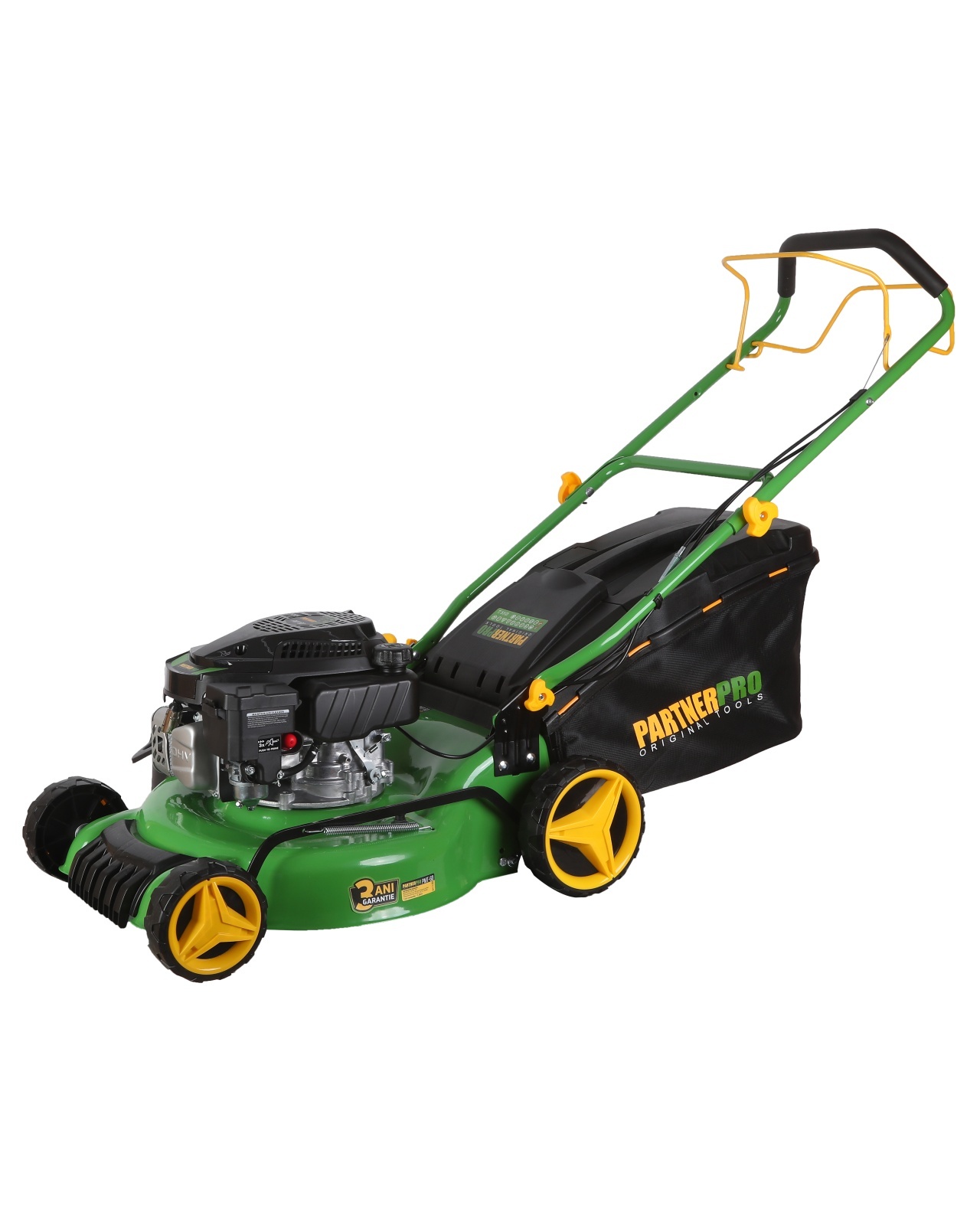 Mașină de tuns iarba pe benzină PARTNERPRO PMT-60, 60L, 4T, 3CP – In lucru Mașină de tuns iarba pe benzină PARTNERPRO PMT-60, 60L, 4T, 3CP - In lucru