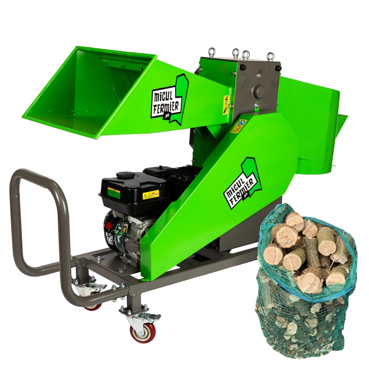 Tocator de crengi Micul Fermier, motor benzina 7CP, 80mm diametru maxim de taiere, pentru brichete – In lucru Tocator de crengi Micul Fermier, motor benzina 7CP, 80mm diametru maxim de taiere, pentru brichete - In lucru