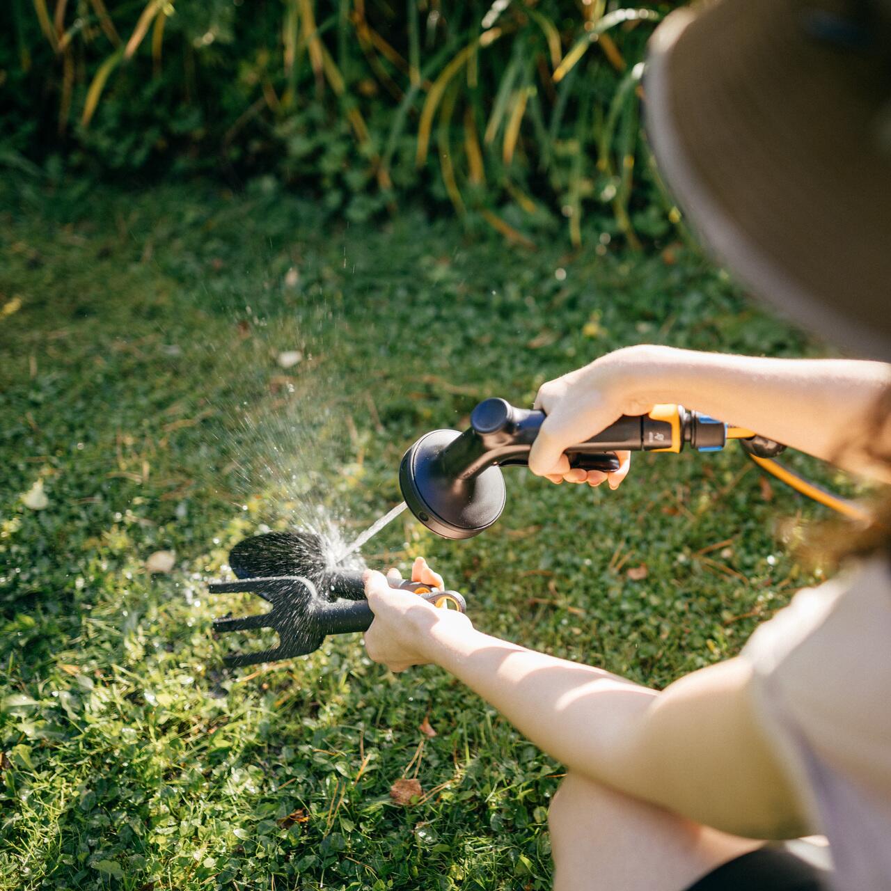Pistol pentru stropit cu 3 jeturi Fiskars Solid Multi, 1070836 - imagine 7