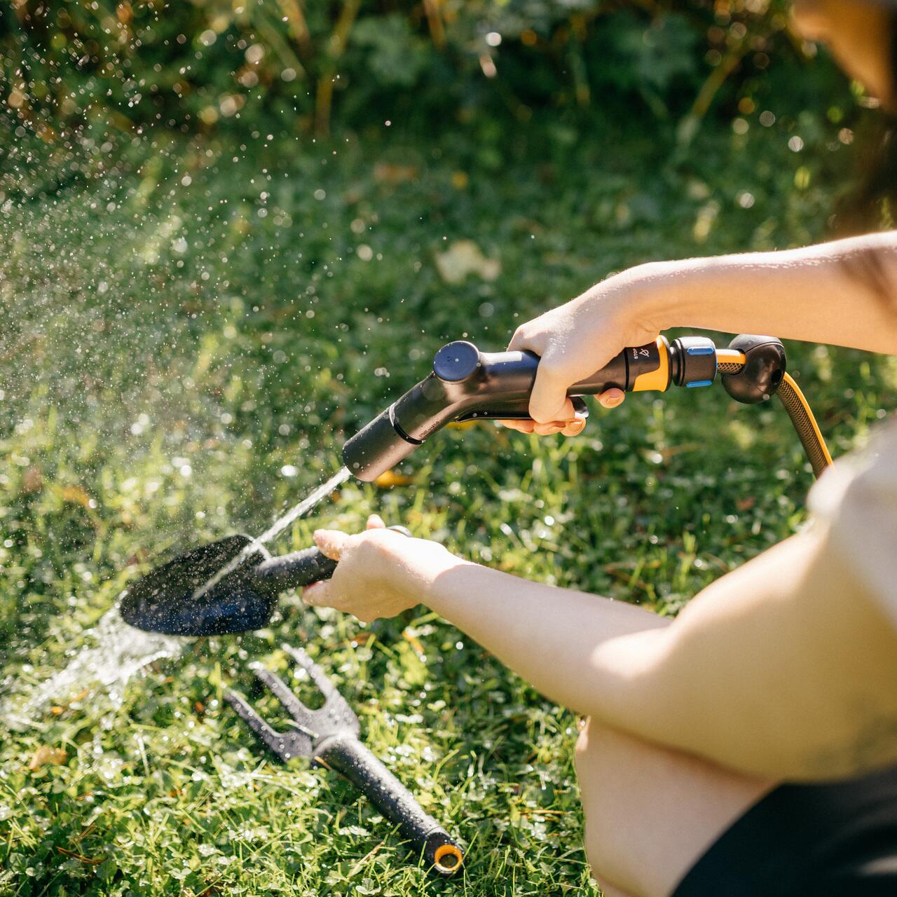 Pistol pentru stropit cu jet reglabil Fiskars Solid 1070838 - imagine 5