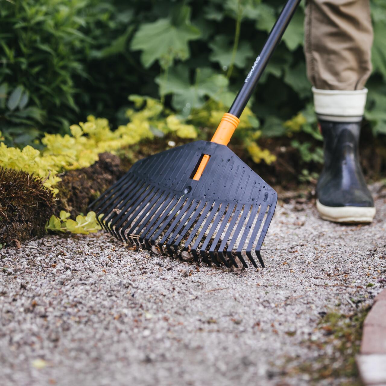 Coada pentru greble si maturi Fiskars Solid, 1575 mm, 310 g - imagine 4