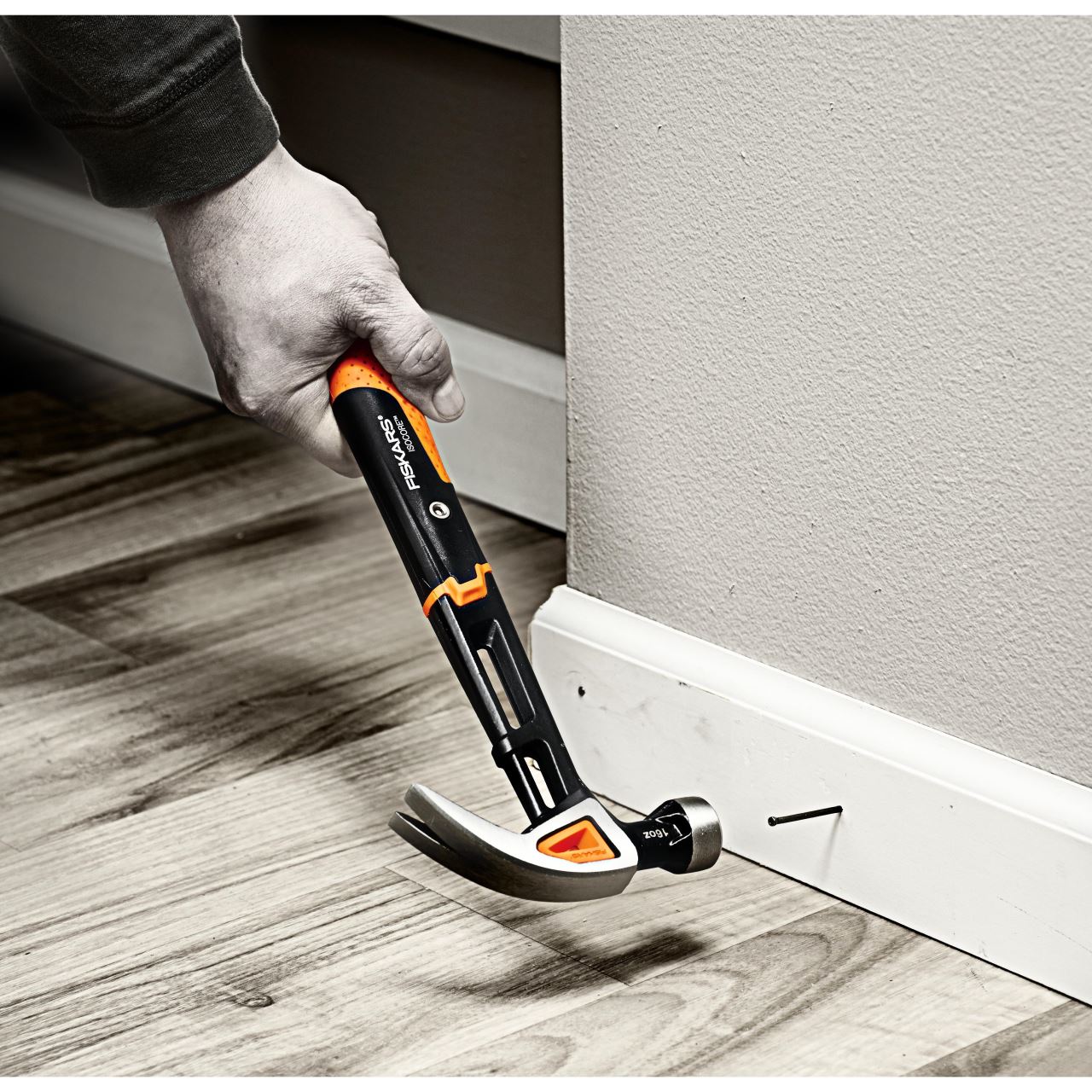 Ciocan curbat Fiskars IsoCore M, 1027202, 340 mm, 884 g - imagine 5